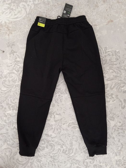 Nike tech fleece pants