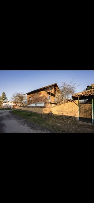 Продавам масивна Къща/Вила с.Караполци