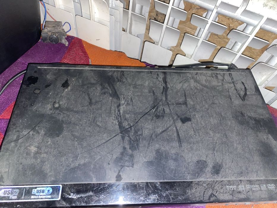 Продам CD/DVD player LG