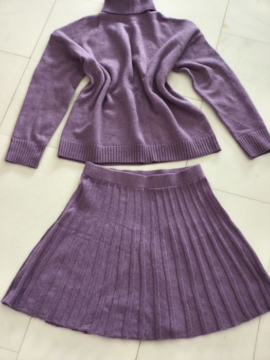 Set pulover și fusta