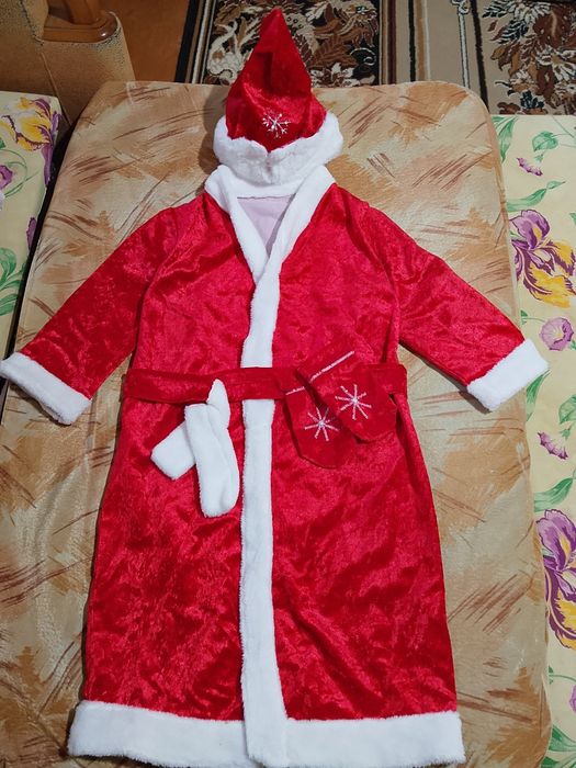 Новогодний костюм Деда Мороза