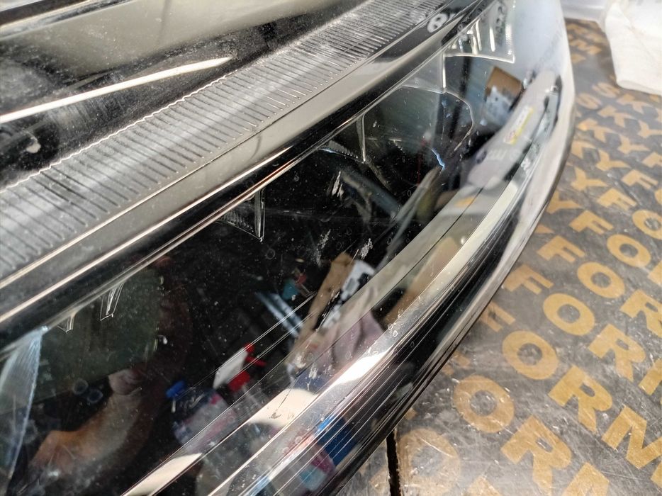 Ляв преден фар Skoda Octavia IV MK4