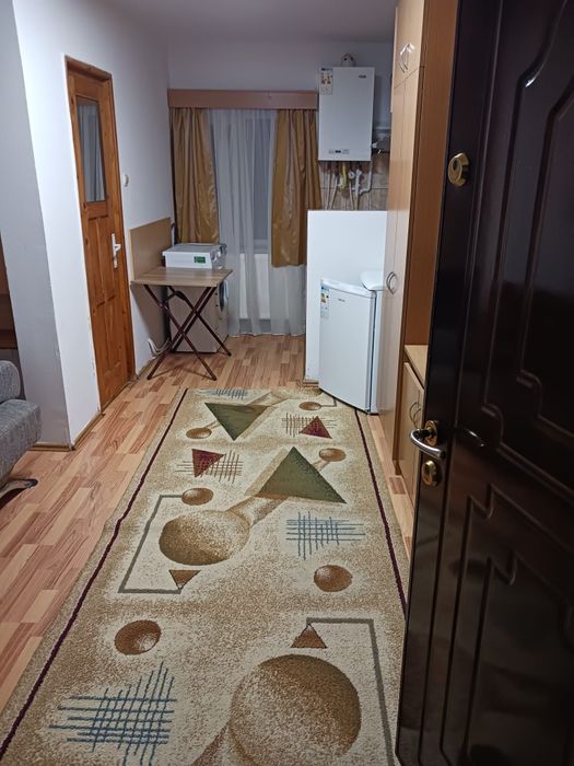 Închiriez garsoniera, zona centrală