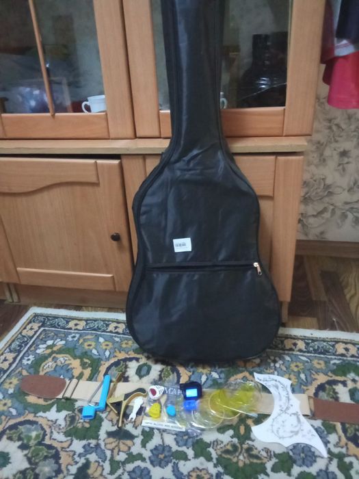 Продам гитару(новая)