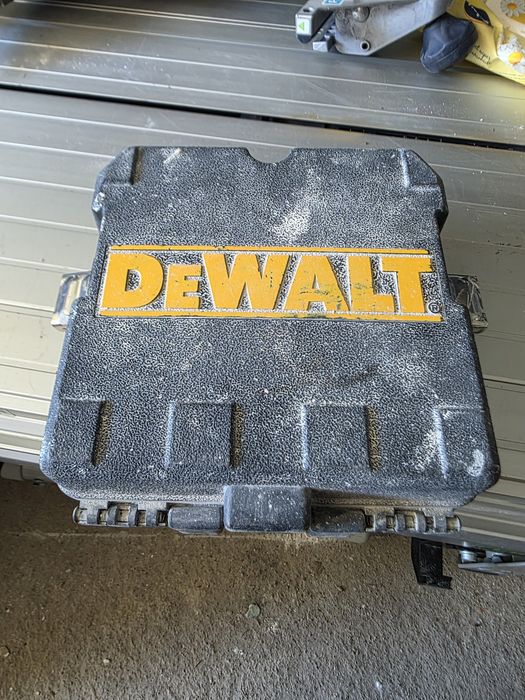 Лазерен нивелир DeWalt