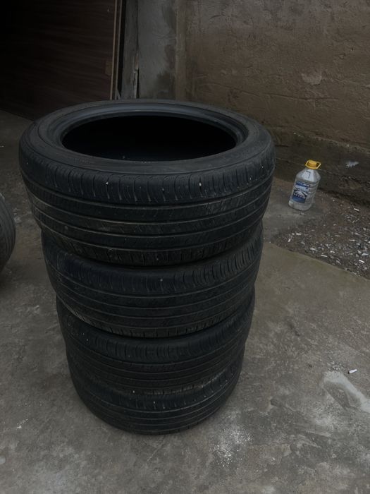 Продам шины  225/45/17