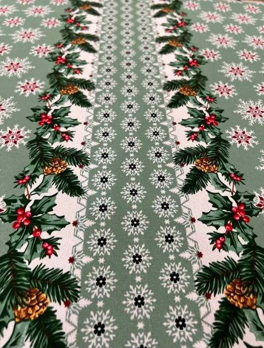 Новогодняя скатерть. Размер 150*220.Ребенок будет в восторге