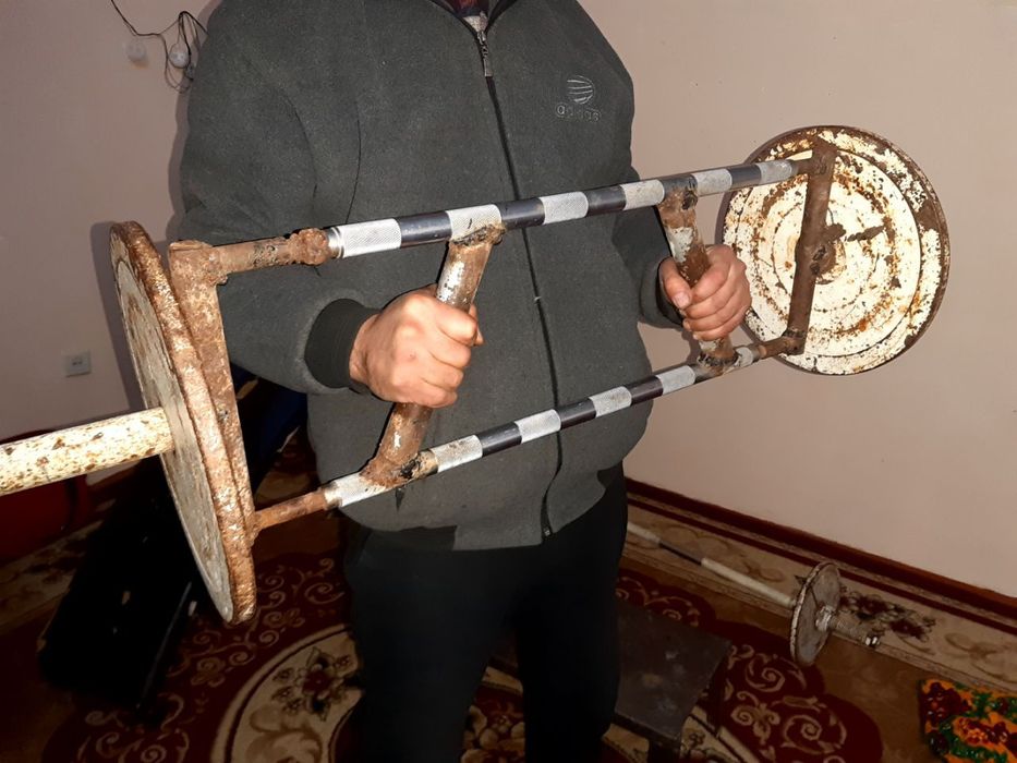 Брус , турник ,штанга для бицепса