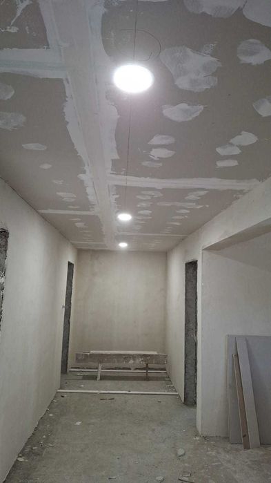 Servicii de construcții oferite de doi studenți harnici și serioș