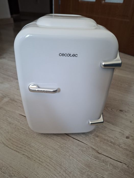 Mini frigider cecotec