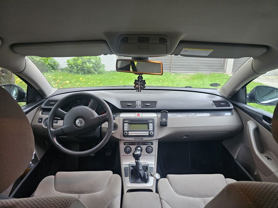 Volkswagen Passat 1.6 FSI