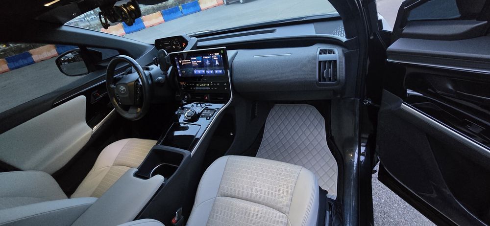 Toyota BZ4X Long-range Full