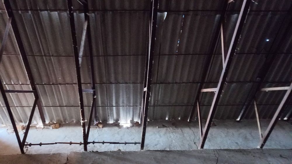 Ferma sotiladi.(76 lik ugolnikdan yasalgan)