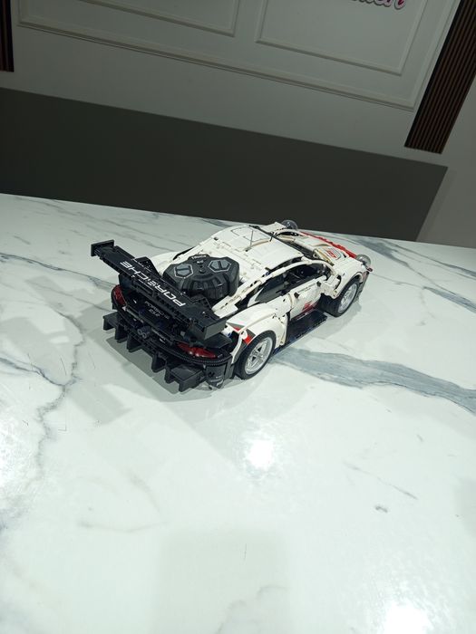 Продаю lego porsche 911
