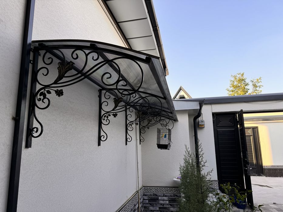 Навес козирог ясаймиз