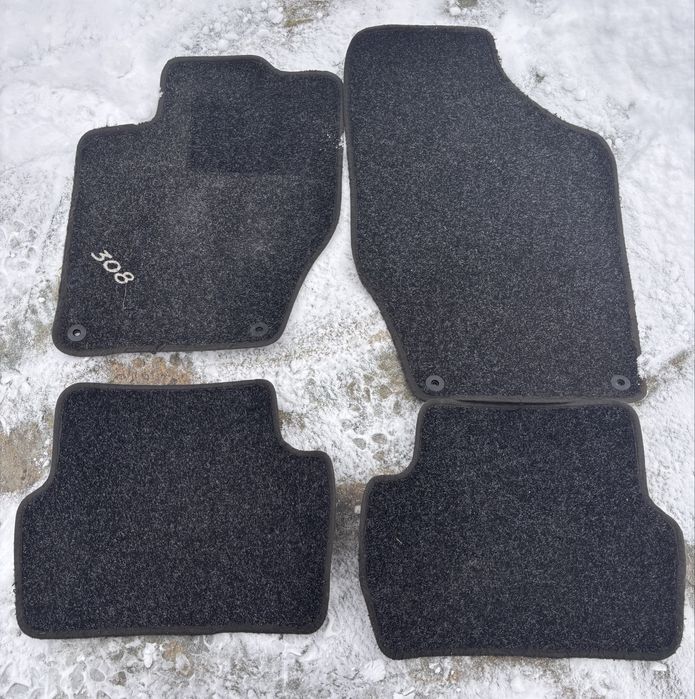 Продавам летни стелки за Пежо 308 оригинални