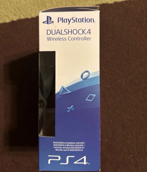 Vand maneta PS4 - doar testata