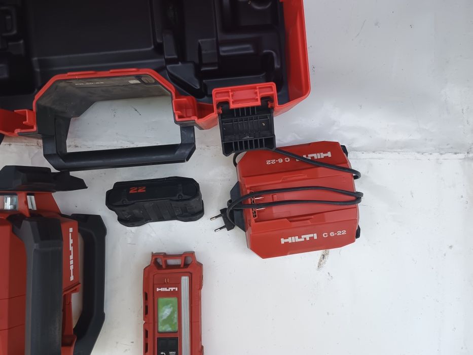 Laser panta canalizare hilti pr40 nuron. La cutie cu receptor, baterie și incarcator