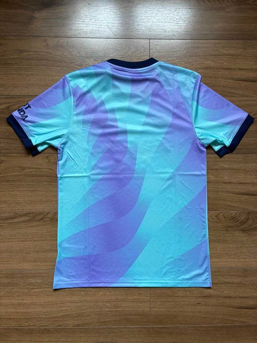 Нови оригинални екипи на Арсенал