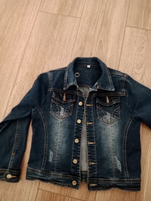 Продам детские вещи .