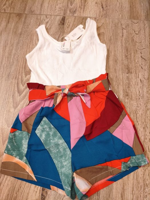 compleu întreg fetițe 4-5 ani nou