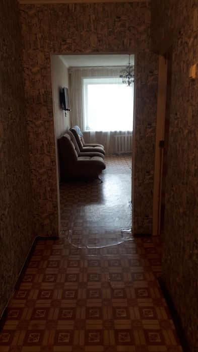 Продам трехкомнатную квартиру. Торг