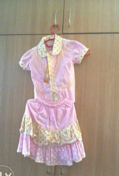 Costumaş NOU: bluză și fustă fetițe