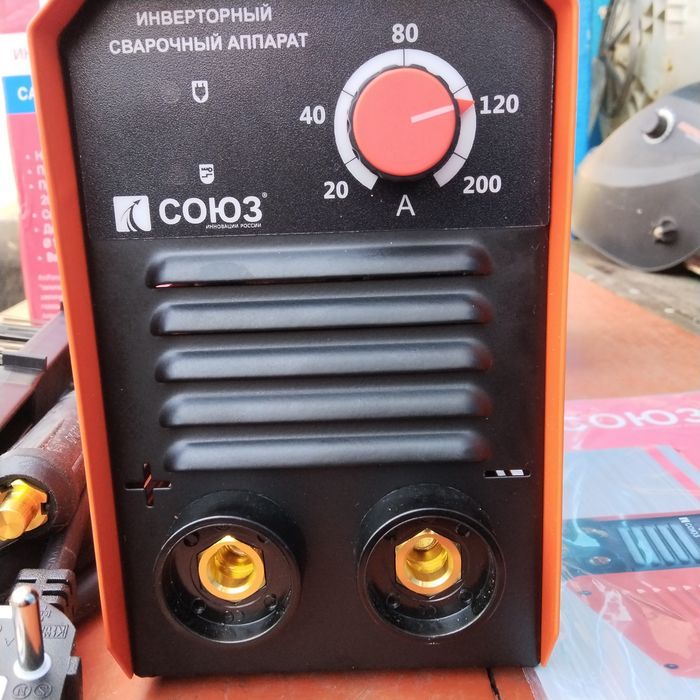Продам сварочный инвертор Союз-200