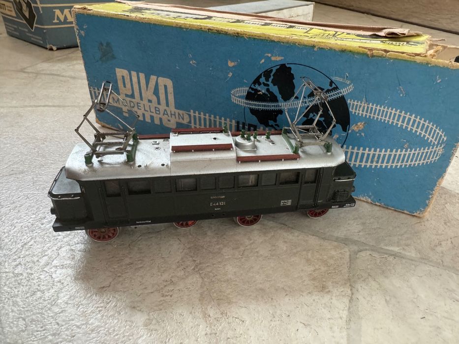 Locomotiva electrica Piko H0 E44 131