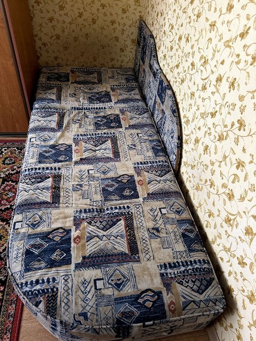 Продам :тахта/софа.