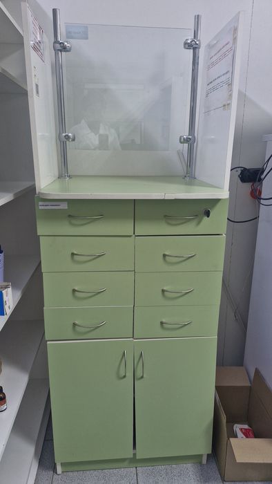 Продам Витрины бу