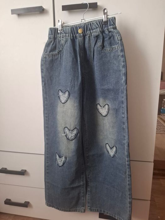 Продам новые стильные джинсовые кюлоты для девочки.