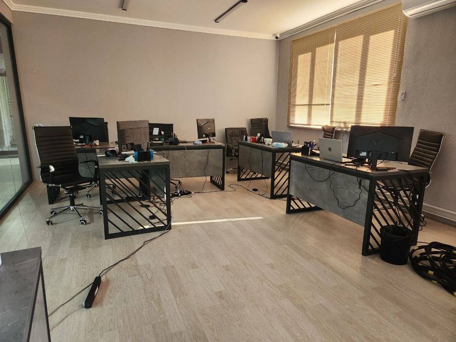 Stol Loft Store uslubidagi ofis va uylar uchun stol