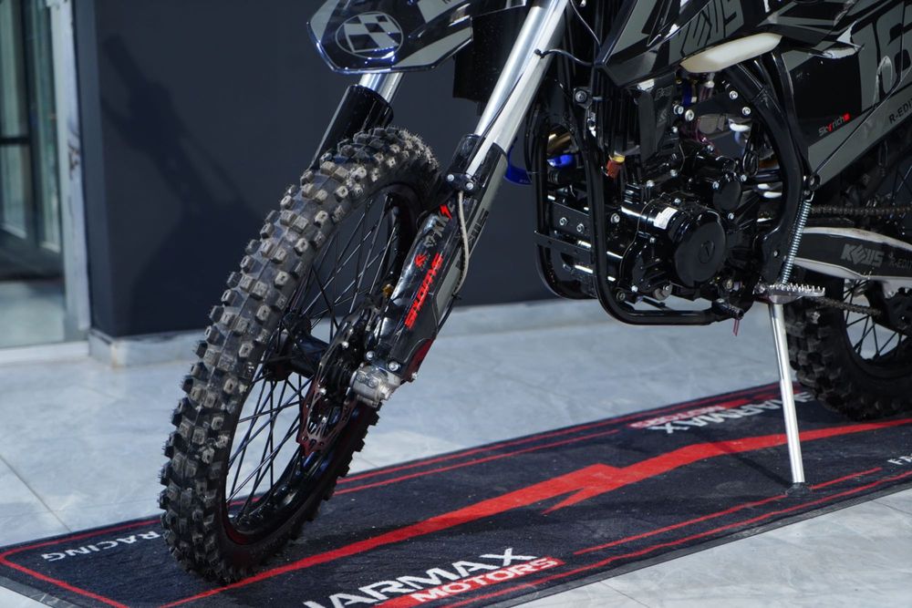 Мотоцикл Kews K16 R-edition