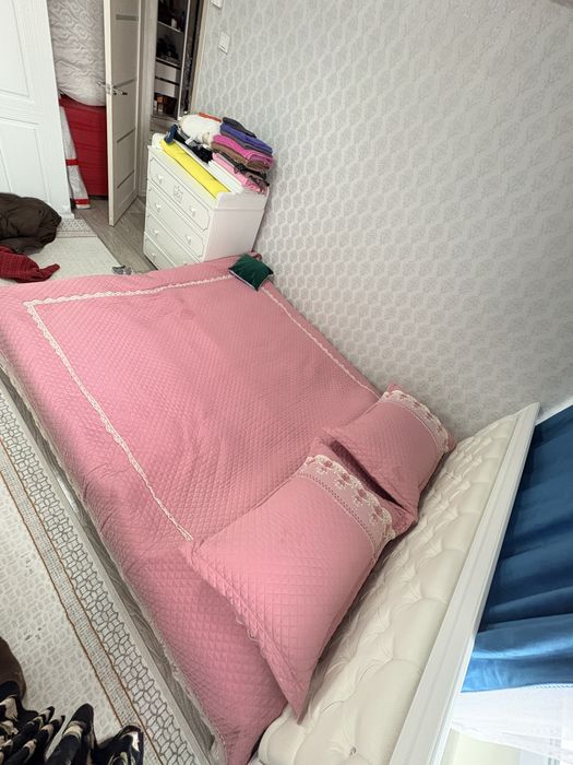 Продам спальный гарнитур