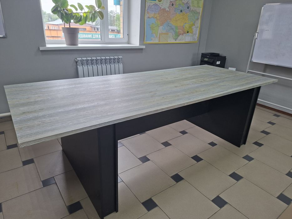 Продам стол, 270см длина