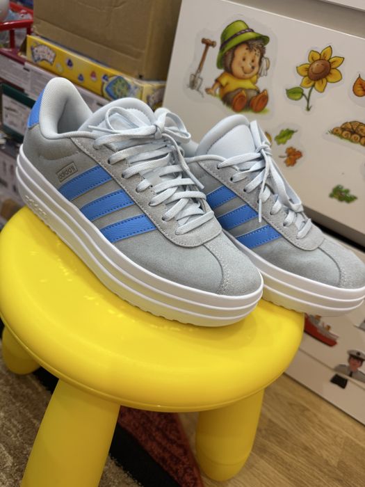 Adidasi adidas noi 38,5