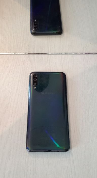 Самсунг А70 в хорошем