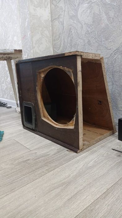 Продам сабуфер в машину