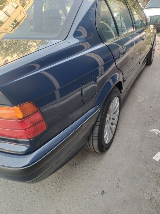 BMW I318 1.8 продается