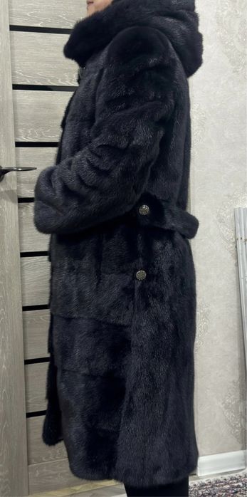 Продам норковую шубу