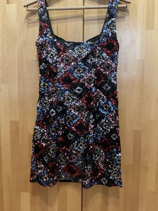 Парти,секси рокля ,цялата обшита с пайети!