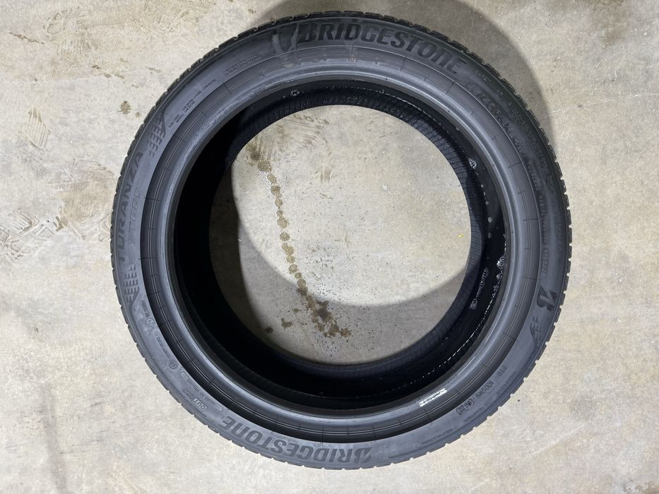 Anvelope  vara 245/40R19 Bridgestone dot2022