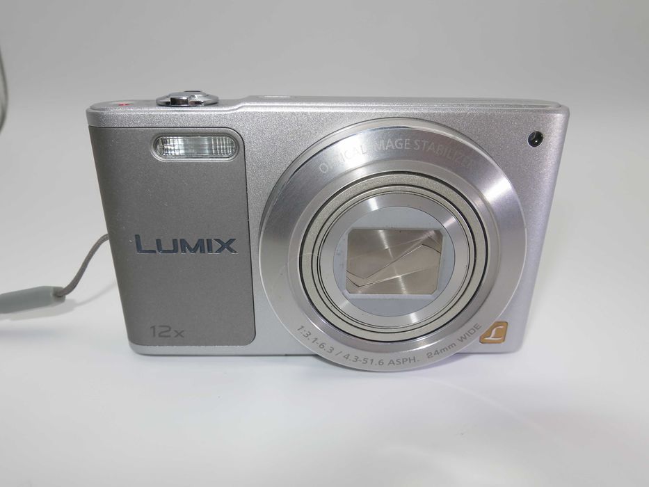Panasonic Lumix DMC SZ10 ултра компактен цифров фотоапарат със селфи флип екран, дигитална камера с Leica оптика, като нова, работи отлично