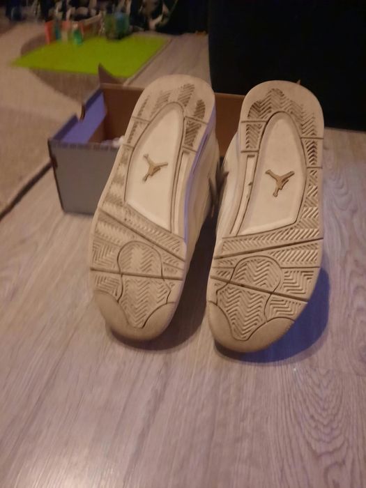 Air Jordan 4 white mettalic