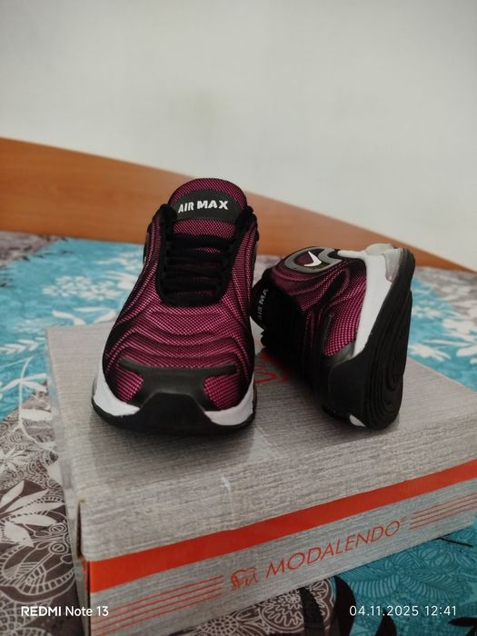 Продавам чисто нови маратонки NIKE AIR MAX