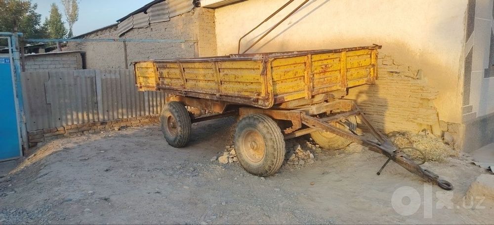 Belarus traktor sotiladi