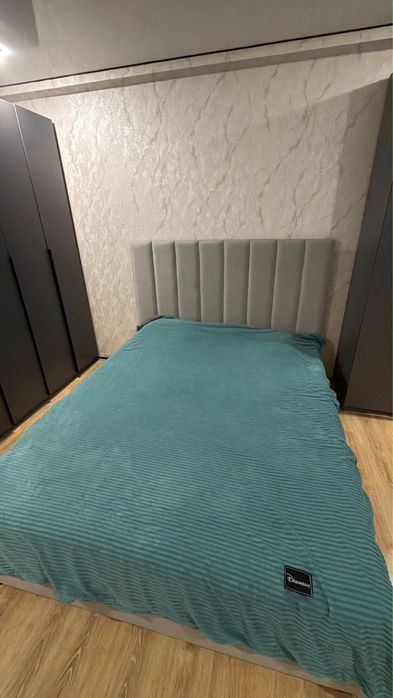 Продам кровать с матрасом