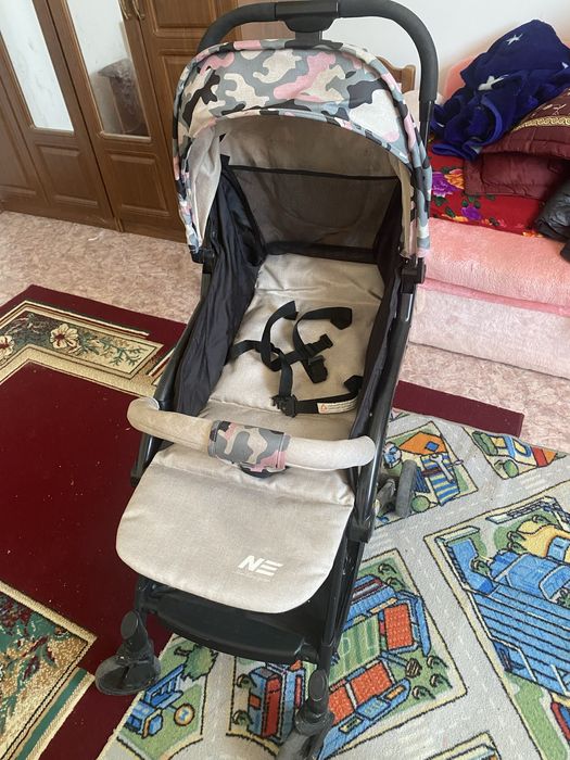 Детская прогулочная коляска