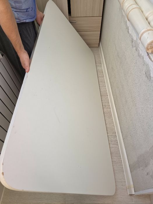 Стол белый кухонный